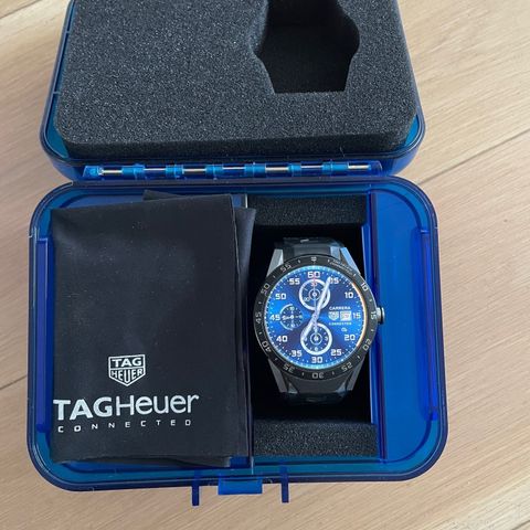 TAG HEUER  CONNECTED