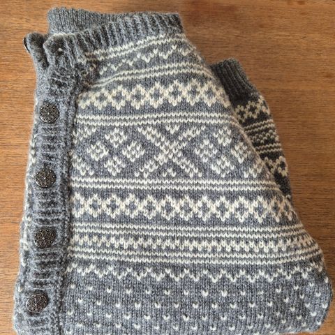 Strikket genser/Cardigan