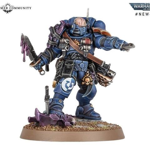 Warhammer 40K Space Marines Lieutenant in Phobos Armour