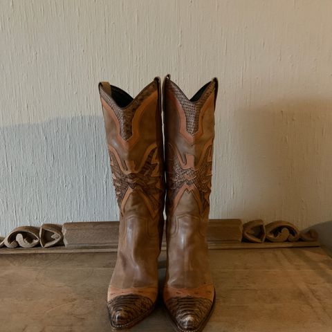 Boots av merke SANCHO