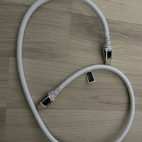 Ny HDMI kabel med forsterket isolasjon selges til h.b.