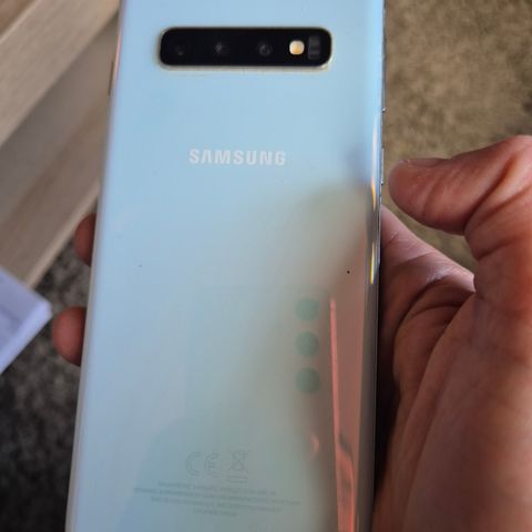 Samsung S10 selges