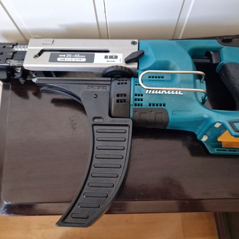 Makita DFR550 skruautomat