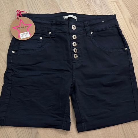 NY shorts fra Place du Jour i str. 36