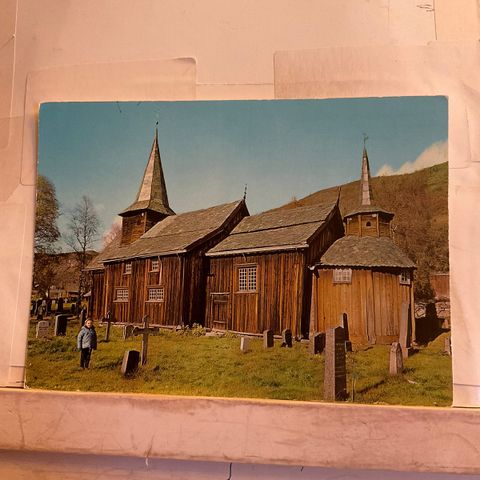 Div kort med Norske kirker selges kr 15 pr stk + omk