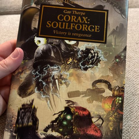 Signert - Warhammer 40,000 - The Horus Heresy - Corax: Soulforge