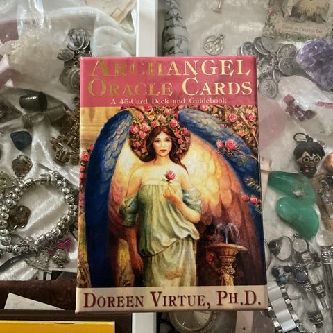 Doreen Virtue Archangel Oracle Cards. Kort og bok.  Engelsk.