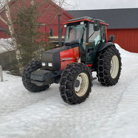 Valmet Valtra 700