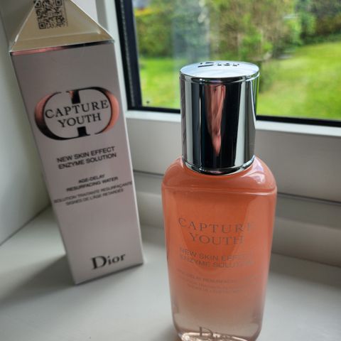 Som ny- Dior -Capture Youth - Enzyme Solution Age-Delay Resurfacing Water