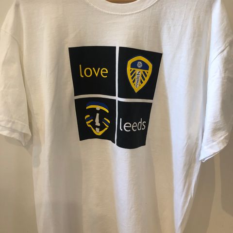 Leeds United - offisielt t-shirt (NY) str L
