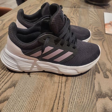 Addidas sneakers