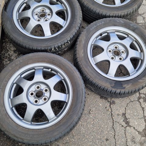 Toyota aluminium felger R16 5×100 6Jx16xET45 med sommerdekk Nokian Nordman SX2