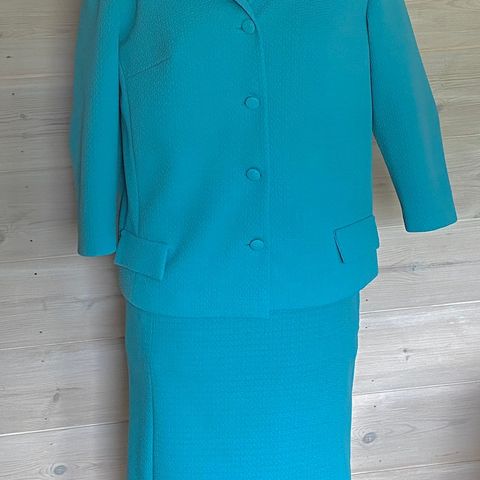 Vintage. Sørlie drakt fra 1965-70 +/-. Str  36-38 (Se mål). Fastpris