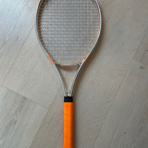 Tennis racket