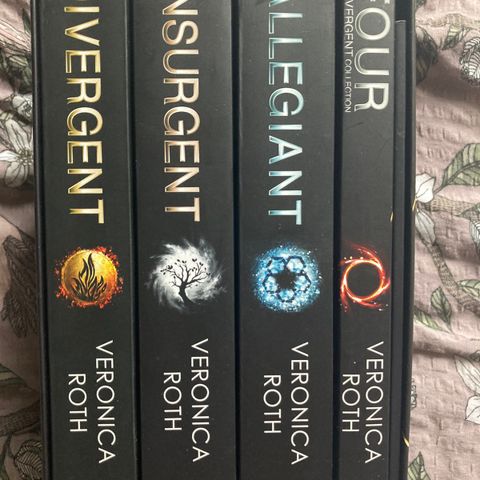 Divergent collector boks