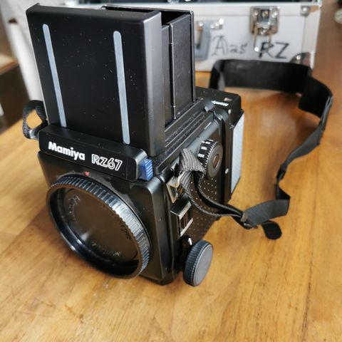 Mamiya analoge kameraer med flere objektiver