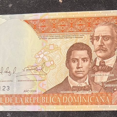 DOMINIKANSKE REPUBLIKK.  100 PESOS ORO.  2006. P-177a. UNC