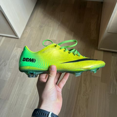 Nike Mercurial Vapor FG, høyre sko