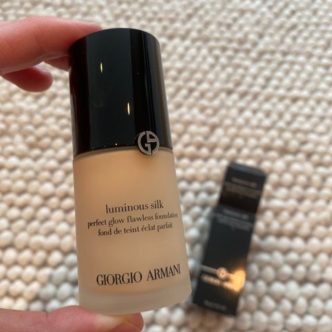 Armani luminous silk foundation