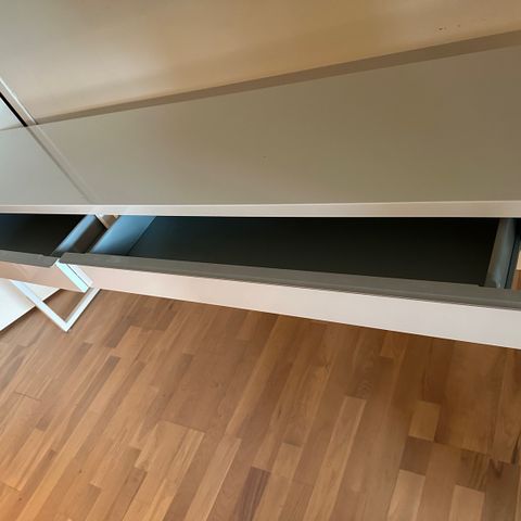 IKEA BESTÅ BURS Arbeidsbord, høyglans hvit, 180x40 cm
