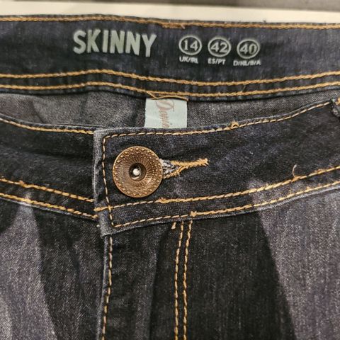 Skinny Jeans Str 42 🌻