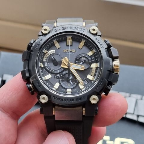 Casio G shock MTG-B3000BDE-1A Klokke