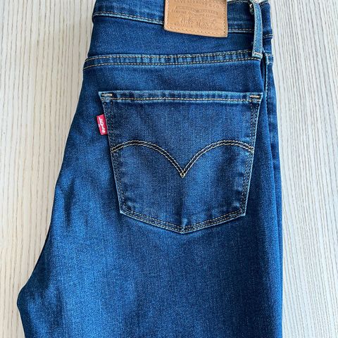 Levi’s 724 Jeans