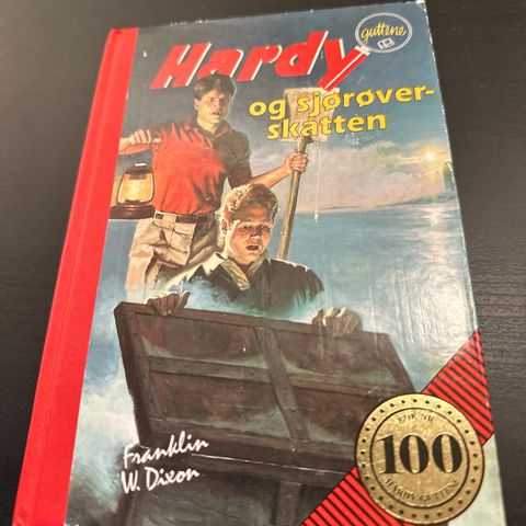 Hardy gutten 100 og sjørøver skatten