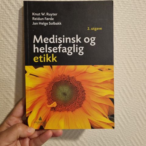 Medisinsk og helsefaglig etikk (2.utgave).