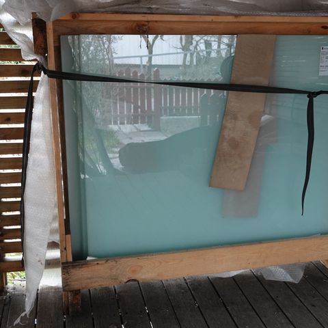 Terrasseglass, 8 mm laminert, frostet, ubrukt.