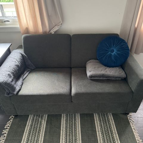 Toseter Sofa