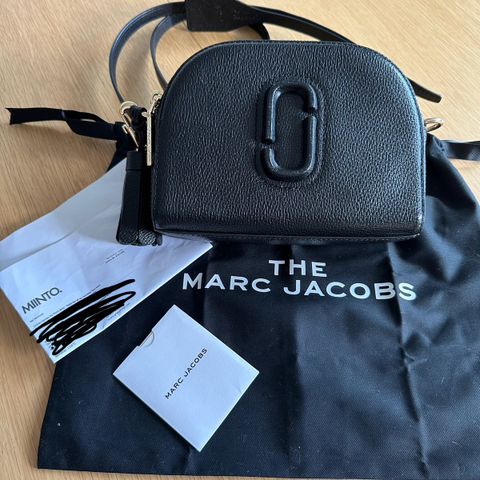 Marc Jacobs Shutter