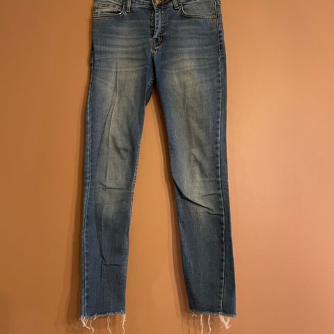 Skinny jeans fra Mango (str 36)