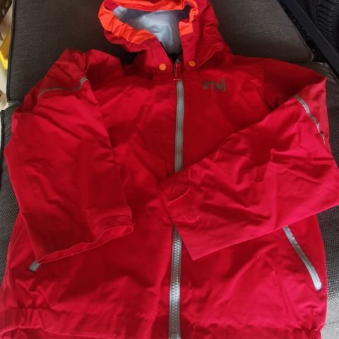 Helly hansen jakke størrelse 134