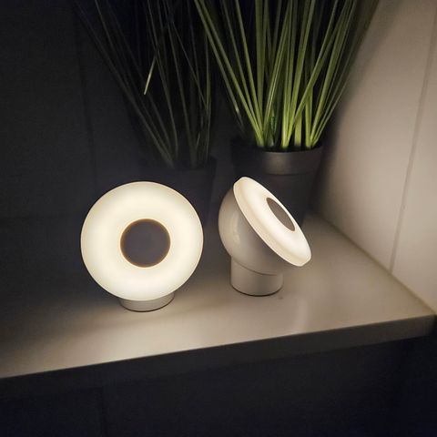 2 stykker !  bevegelsesaktivert batteridrevet lampe for nattvandring