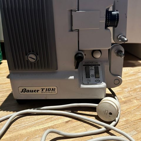 Bauer T10R Automatic projektor