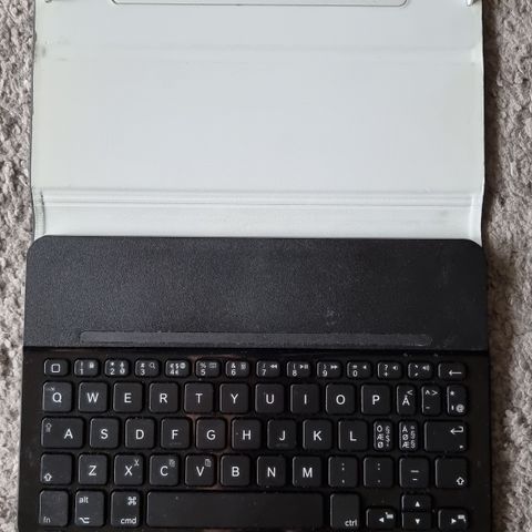 Logitech Ultrathin Keyboard Folio m1 for iPod mini nettbrett