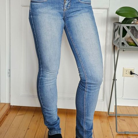 Low-waist jeans str 26 x 32