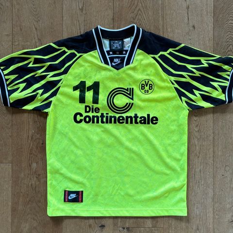 Vintage Nike Dortmund drakt 94/95 // Str M