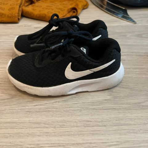 joggesko nike str 26