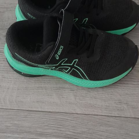 Asics sko str.30