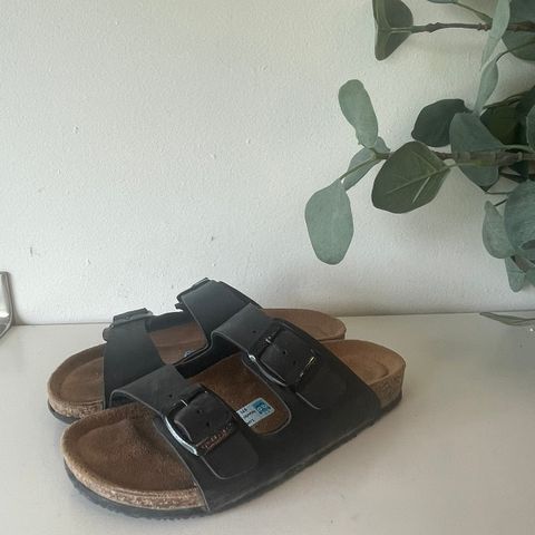 Sandaler, 31