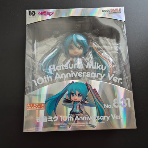 Nendoroid Hatsune Miku: 10th Anniversary Ver.