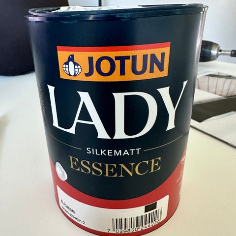 1 liter ny Jotun lady Essence i farge Sorgfri S1502-B