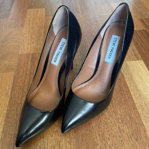 Steve Madden pumps