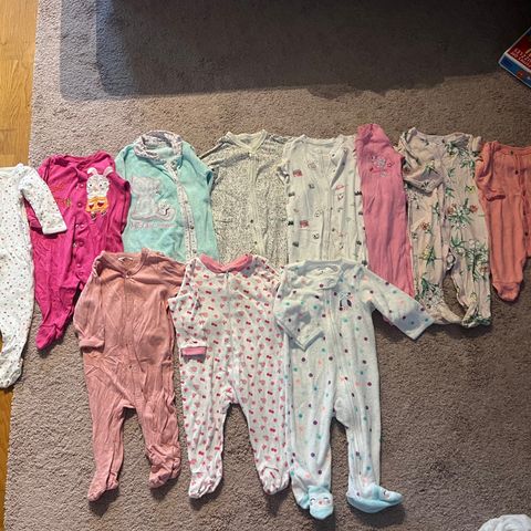 Klespakke babyklær str 0-6m Romper,nattdrakt,bodyer,jumpsuit