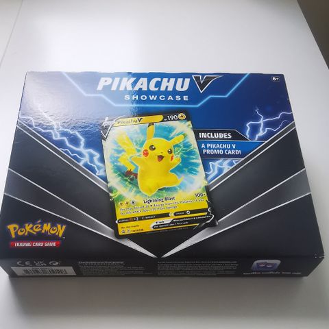 Pokemon kort - Pikachu Showcase (Sealed)