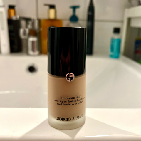 Giorgio Armani Luminous Silk 5.0 foundation