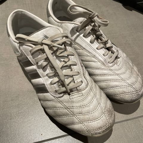 Adidas fotballsko str 38 2/3