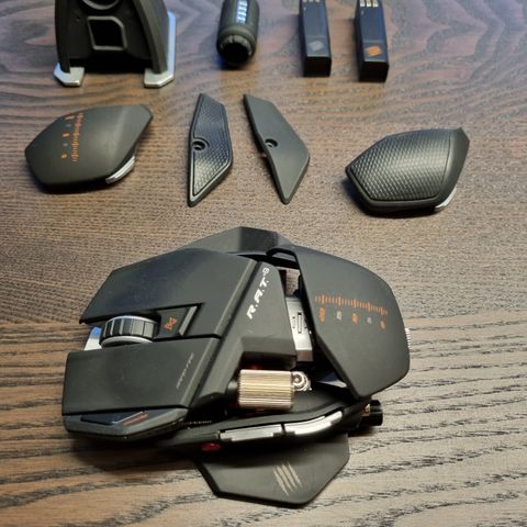 Mad Catz Cyborg R.A.T. 9 klassisk trådløs gamingmus!